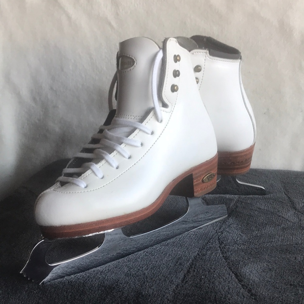 Riedell J55 ice skates with MK Gold Star Blades